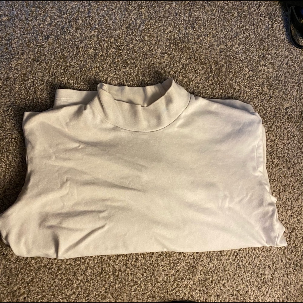 Brand: Uniqlo, Size: L, Color: White